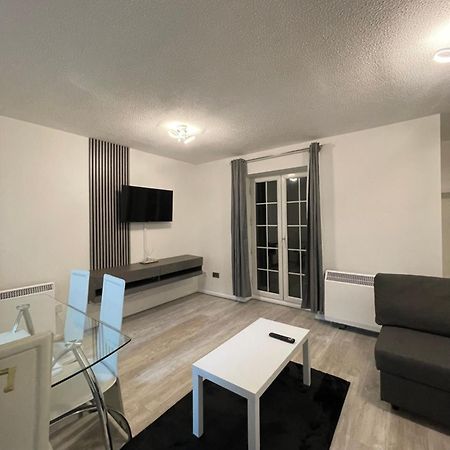 Cardiff Bay Apartment With Parking ภายนอก รูปภาพ