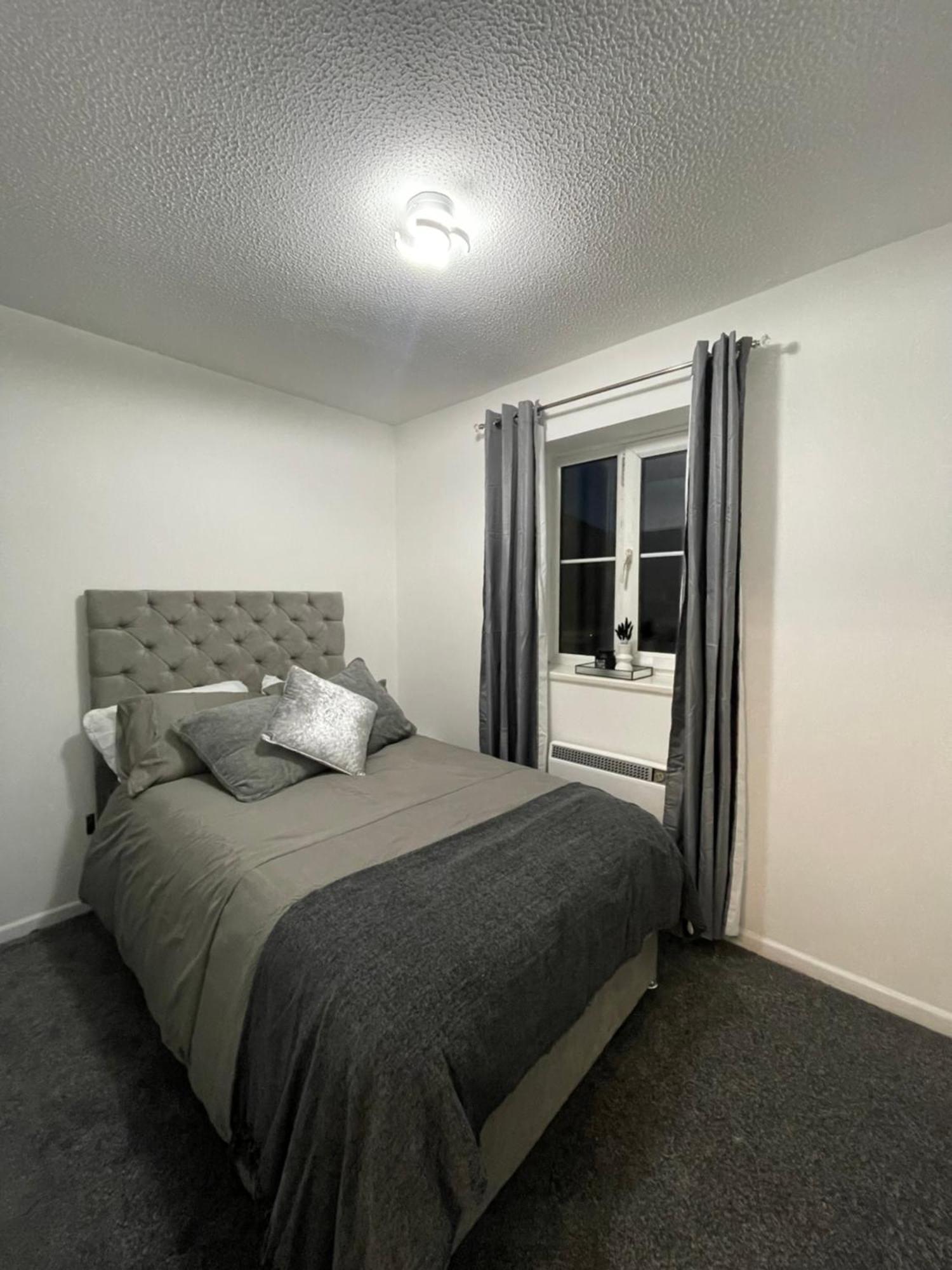 Cardiff Bay Apartment With Parking ภายนอก รูปภาพ