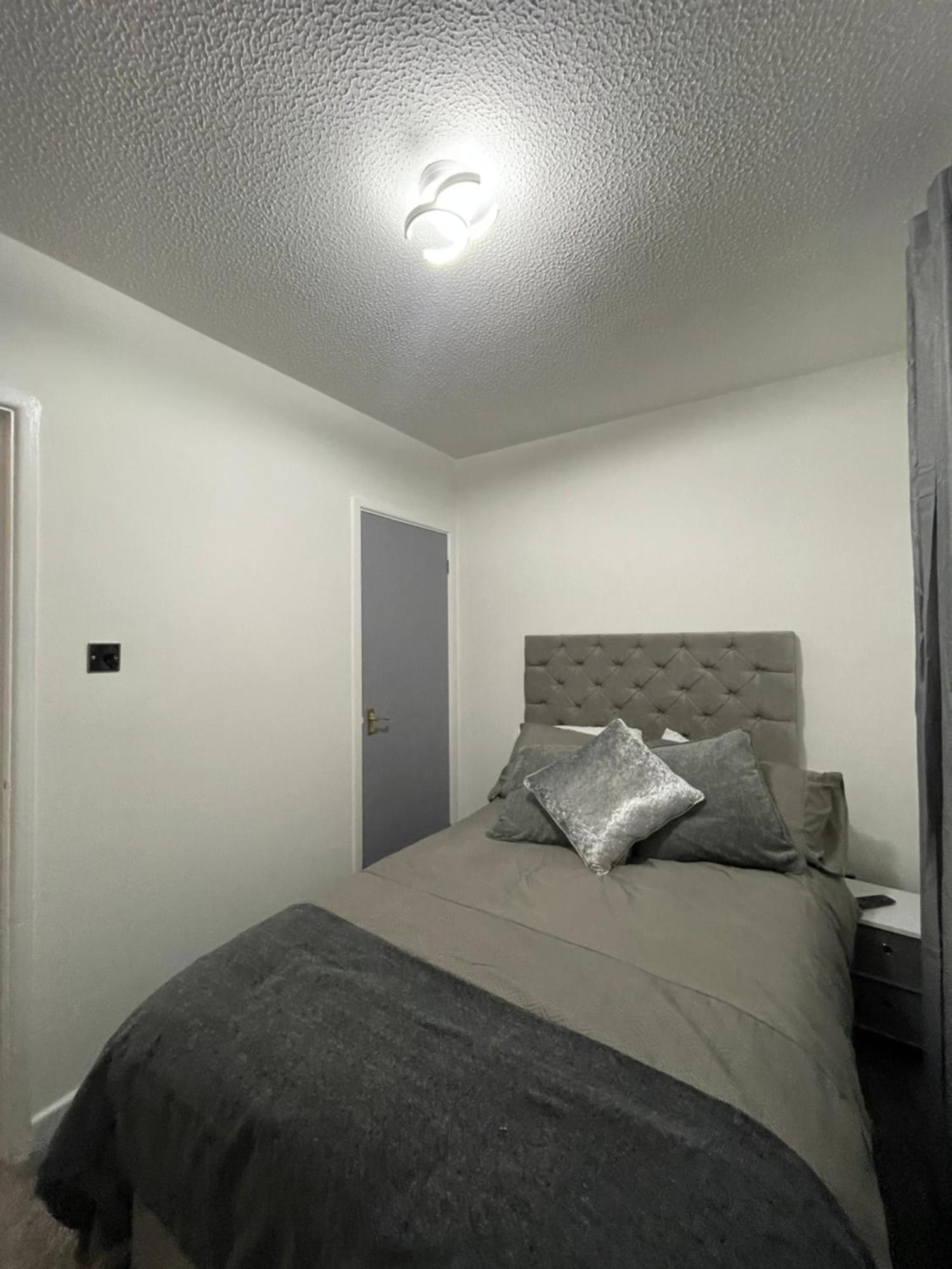 Cardiff Bay Apartment With Parking ภายนอก รูปภาพ