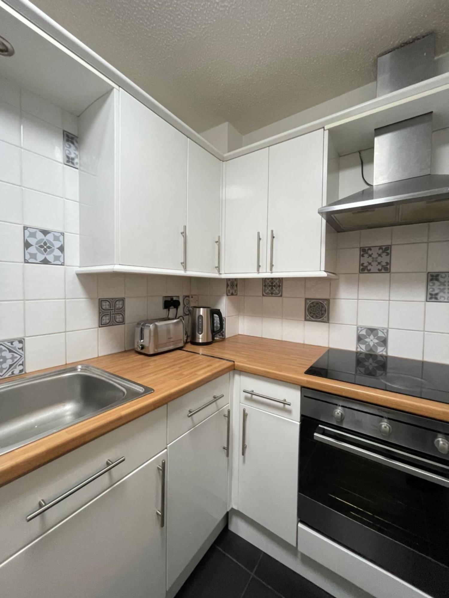 Cardiff Bay Apartment With Parking ภายนอก รูปภาพ