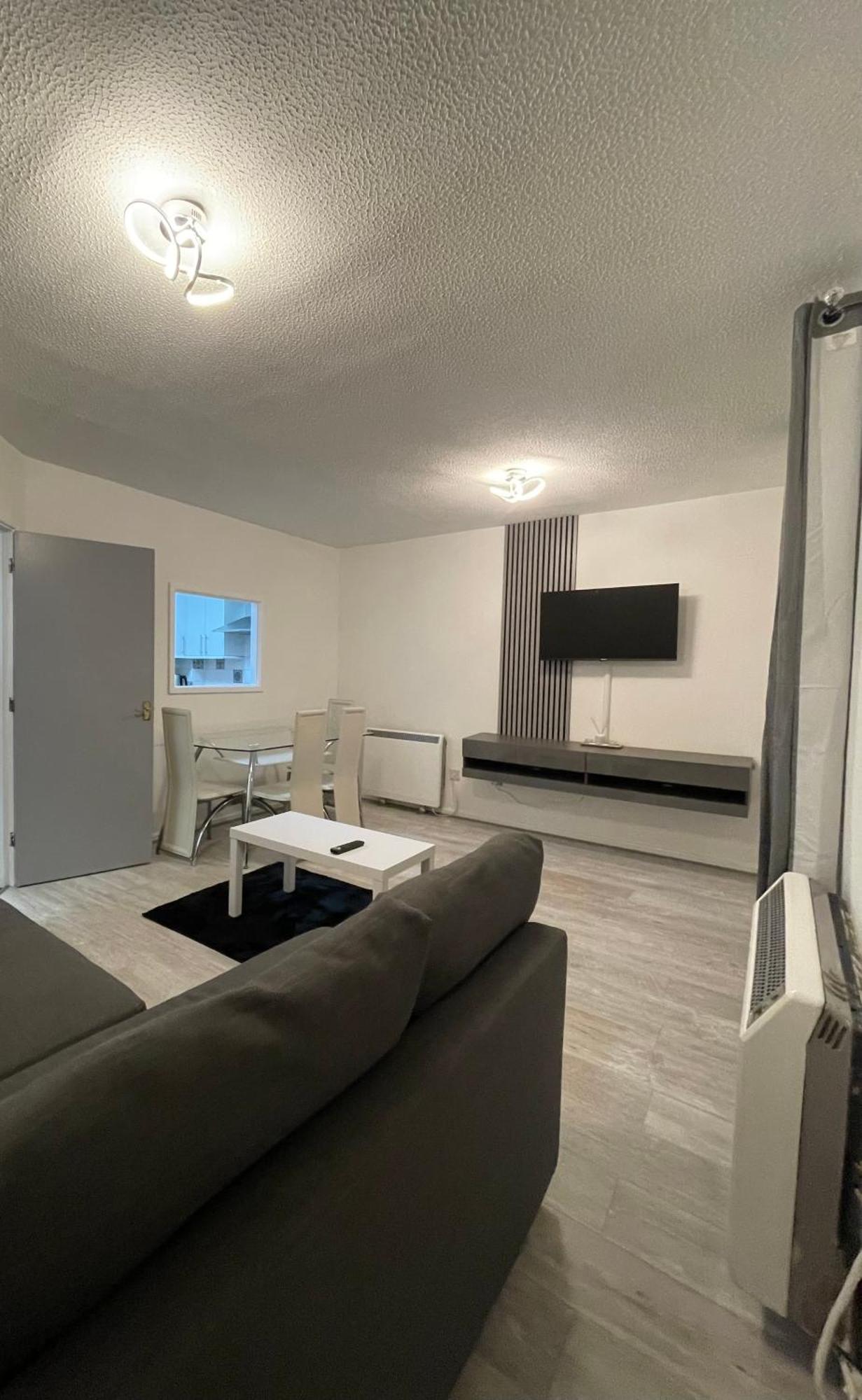 Cardiff Bay Apartment With Parking ภายนอก รูปภาพ