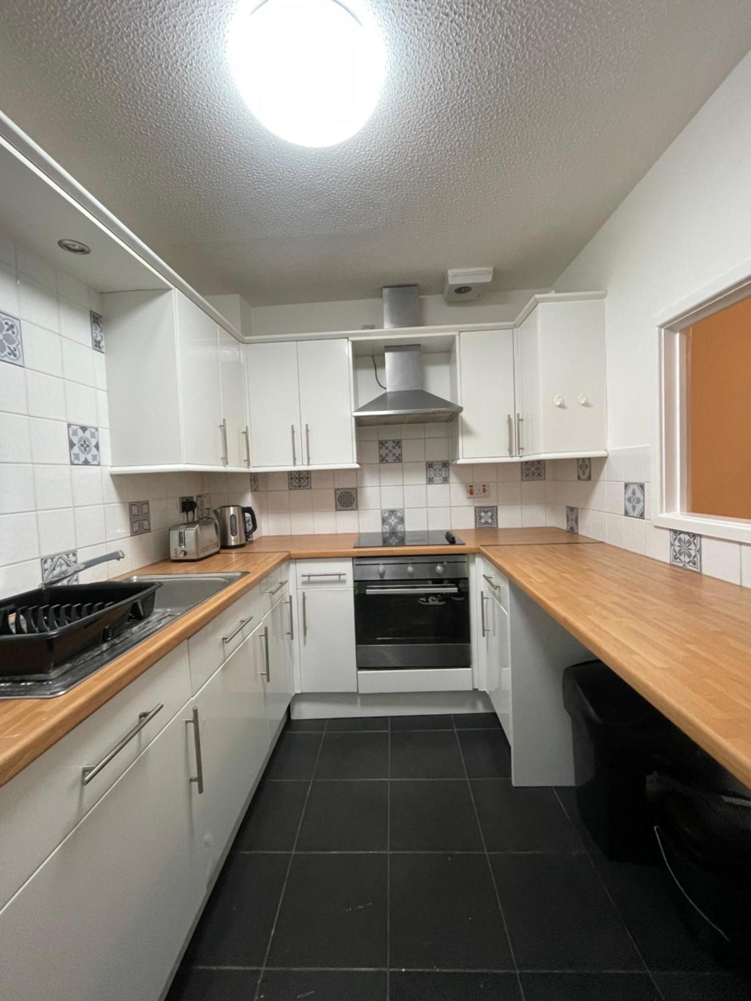 Cardiff Bay Apartment With Parking ภายนอก รูปภาพ